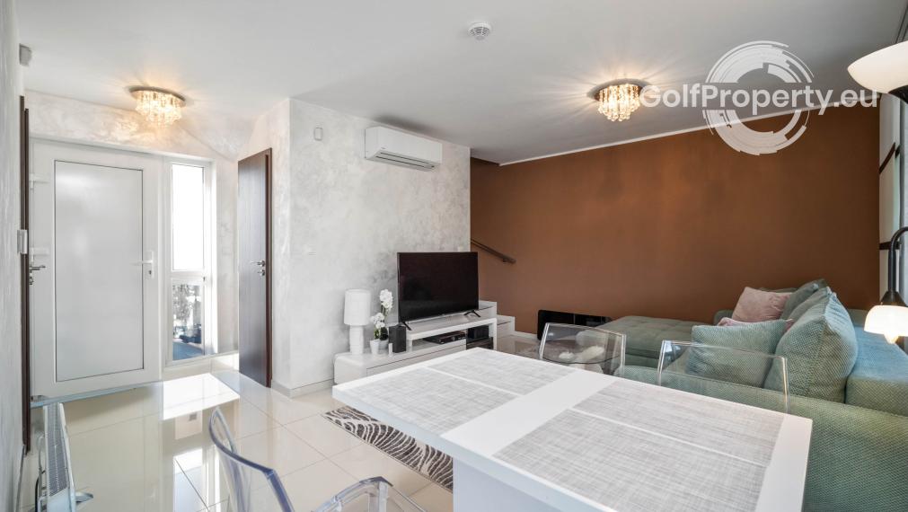 Lakefront Villa for Sale with Stunning Views