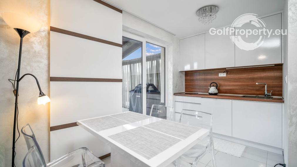 Lakefront Villa for Sale with Stunning Views