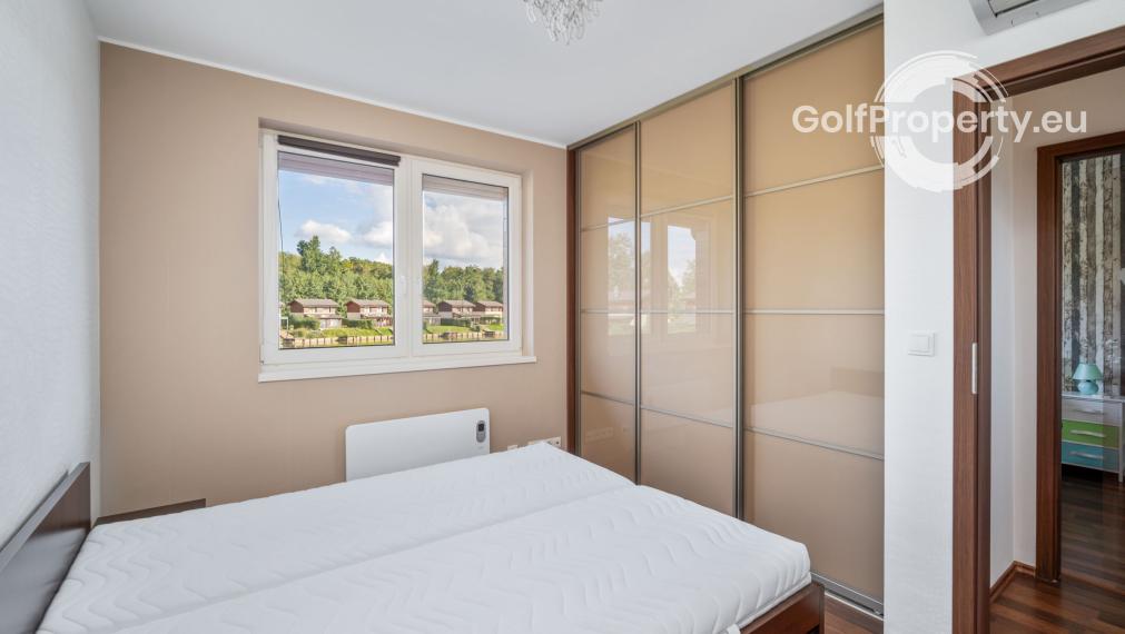 Lakefront Villa for Sale with Stunning Views