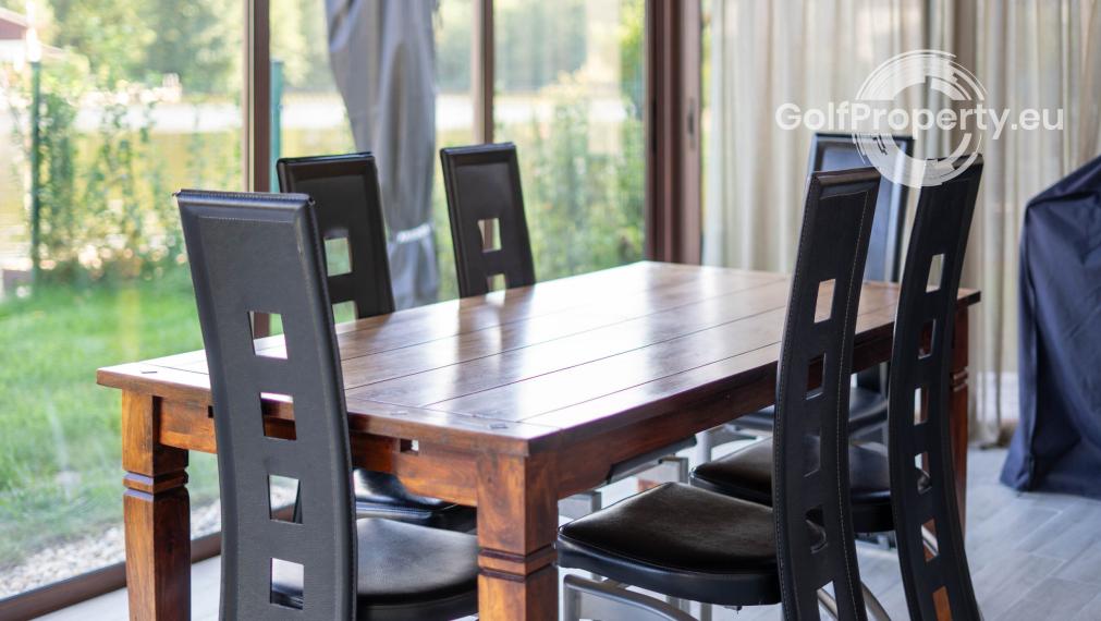 Lakefront Villa for Sale with Stunning Views