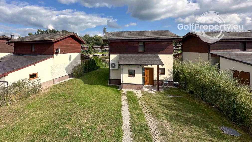 Lakefront Villa for Sale with Stunning Views