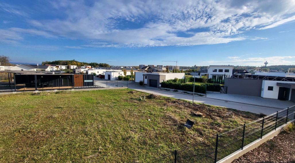 Investment Opportunity – Prime Plot of Land (834 m²)