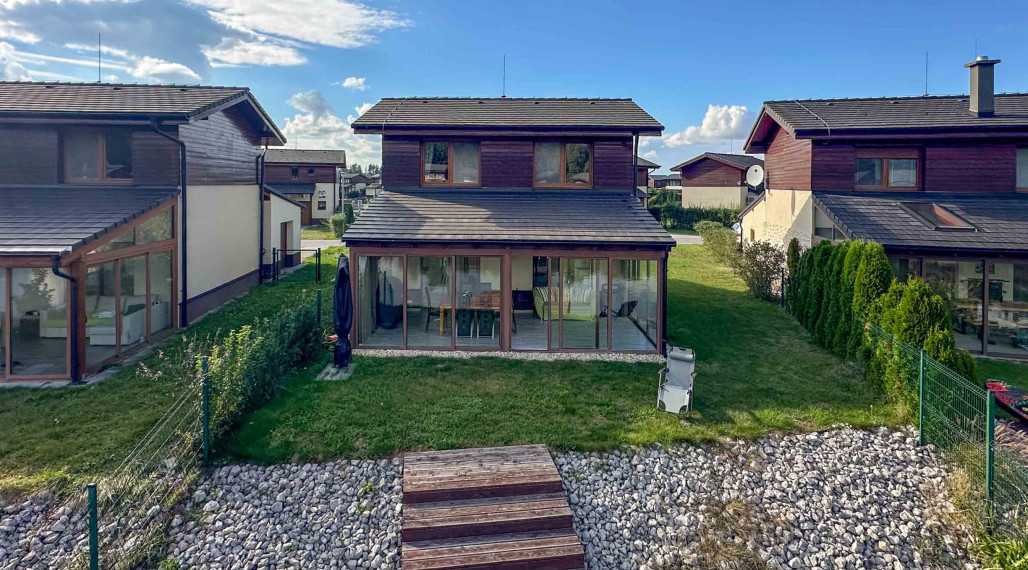 Lakefront Villa for Sale with Stunning Views