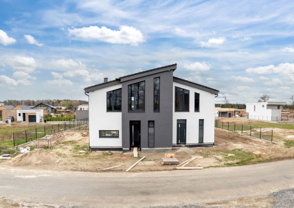 4-bedroom family house.