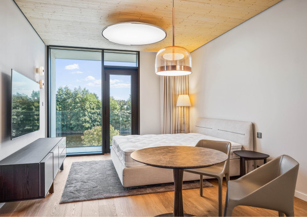 Luxury apartment by the lake .