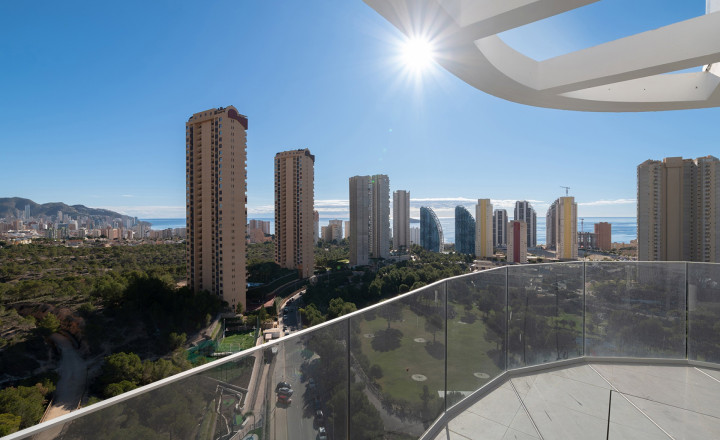 Eagle Tower Benidorm | Coastal Living & Golf