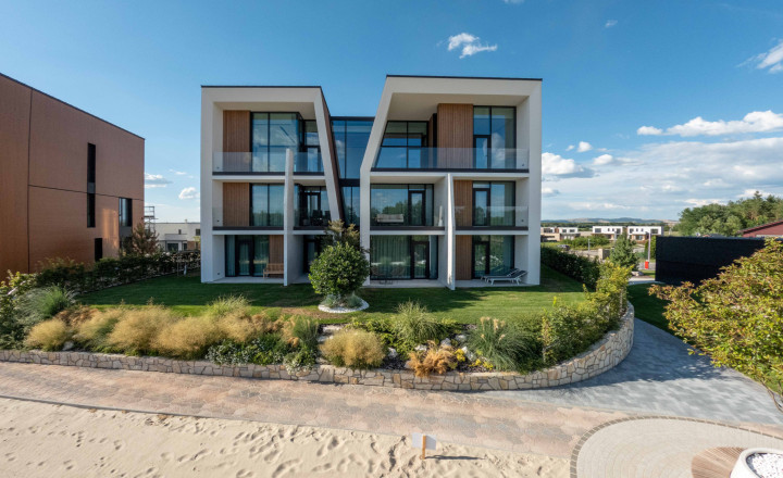 Luxury apartment by the lake . - fotografia 11